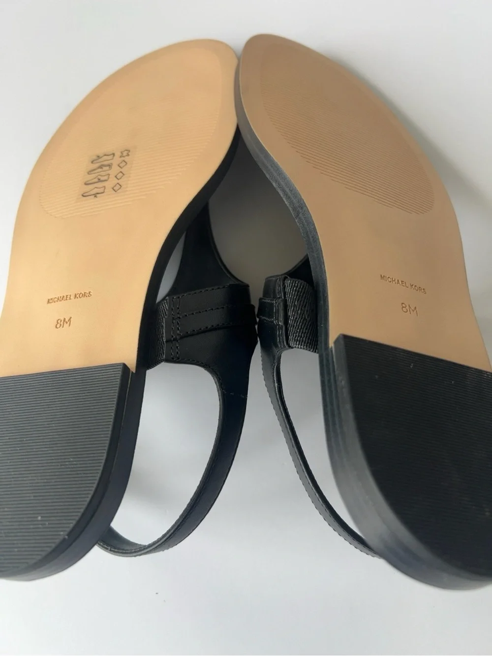 NWOT Michael Kors Black Leather T-Strap Thong Sandals MK Logo Ankle Strap Size 8